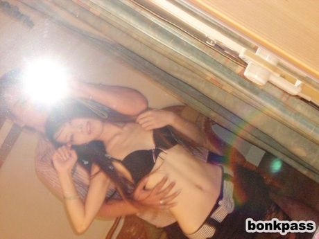 Cute Chinese gf trying some self shot action