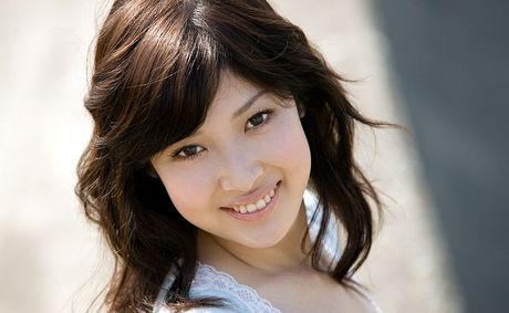 Saki Koto sexy Asian model shows her incredible body in a teeny bikini